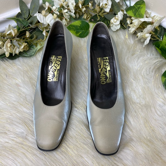 Salvatore Ferragamo Vintage Shiny Fabric Heel 7.5 - Picture 2 of 8